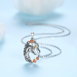 "Unicorn with roses" pendant in 925 sterling silver