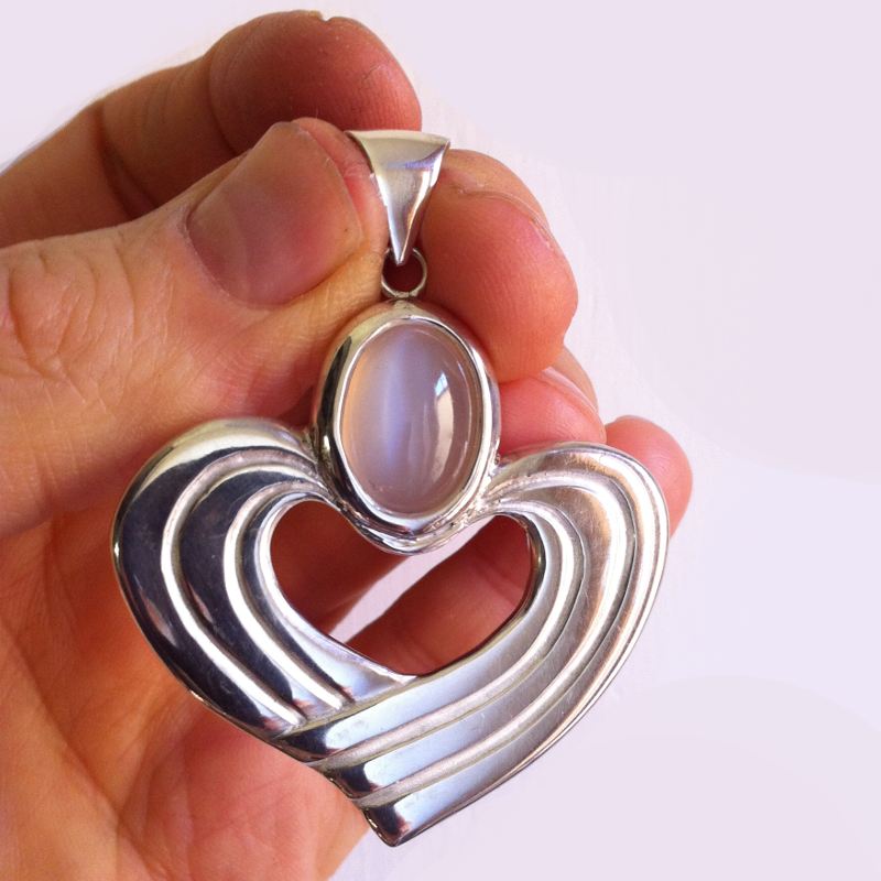 Pendant with hands of heart with a Moon stone sterling silver